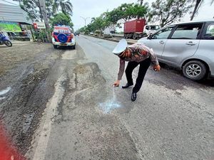 Pak Menteri PUPR, Jalanan Gresik hingga Bojonegoro Rusak Perlu Perbaikan Pak Menteri PUPR, Jalanan Gresik hingga Bojonegoro Rusak Perlu Perbaikan