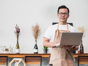 Pemulihan Ekonomi Lokal di Masa Pandemi dengan Digitalisasi Pemulihan Ekonomi Lokal di Masa Pandemi dengan Digitalisasi