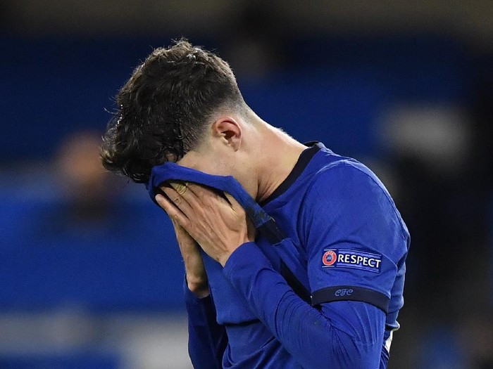 LONDON, ENGLAND - OCTOBER 20: Kai Havertz of Chelsea reacts during the UEFA Champions League Group E stage match between Chelsea FC and FC Sevilla at Stamford Bridge on October 20, 2020 in London, England. Sporting stadiums around the UK remain under strict restrictions due to the Coronavirus Pandemic as Government social distancing laws prohibit fans inside venues resulting in games being played behind closed doors. (Photo by Toby Melville - Pool/Getty Images)