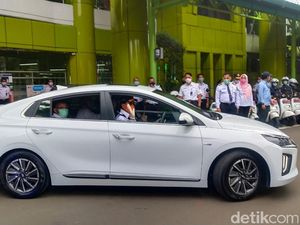Mobil Listrik Jadi Kendaraan Dinas Budi Karya dan Pejabat Kemenhub Mobil Listrik Jadi Kendaraan Dinas Budi Karya dan Pejabat Kemenhub