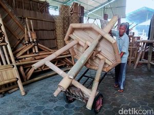 Kisah Perajin Bambu Bertahan Hidup di Tengah Pandemi Kisah Perajin Bambu Bertahan Hidup di Tengah Pandemi