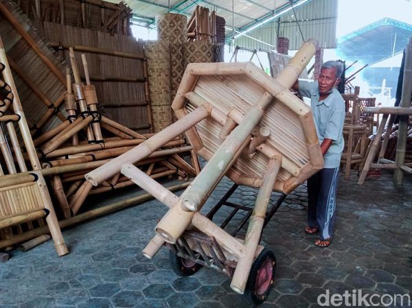 Kisah Perajin Bambu Bertahan Hidup di Tengah Pandemi