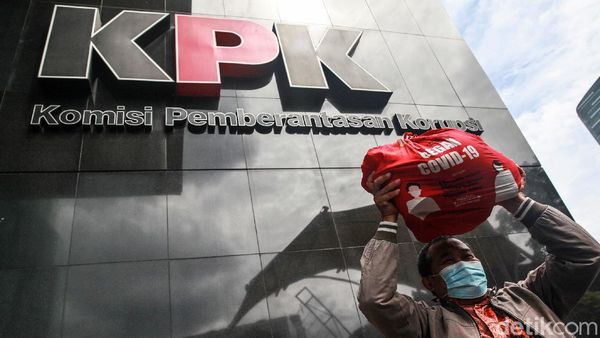 KPK Dapat Kiriman Sampel Paket Sembako Bansos COVID-19