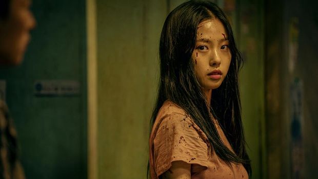 Lee Eun-yoo (Go Min-si) dalam serial Sweet Home.
