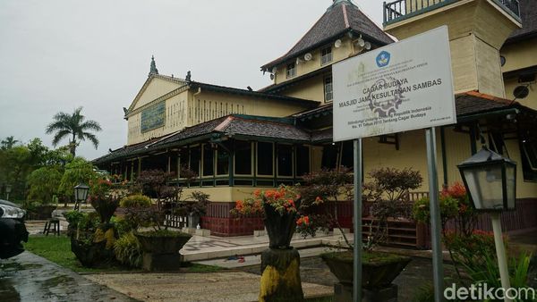 Potret Masjid Tertua Kalimantan Barat