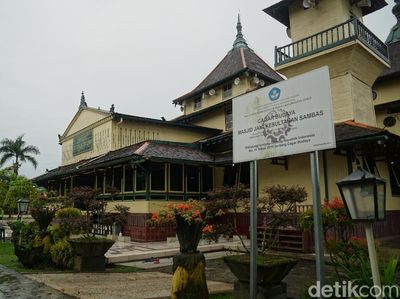 Potret Masjid Tertua Kalimantan Barat