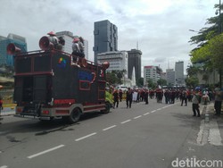 Buruh Demo Omnibus Law Bubar, Lalin di Sekitar Patung Kuda Kembali Normal