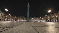 Paris Sunyi saat Jam Malam Menyapa