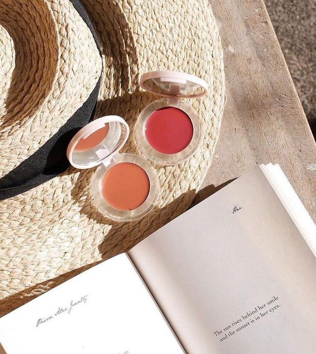 Rose All Day Eye Cheek You Pot/ sumber instagram.com/ roseallday.co Rose All Day Eye Cheek You Pot/ sumber instagram.com/ roseallday.co