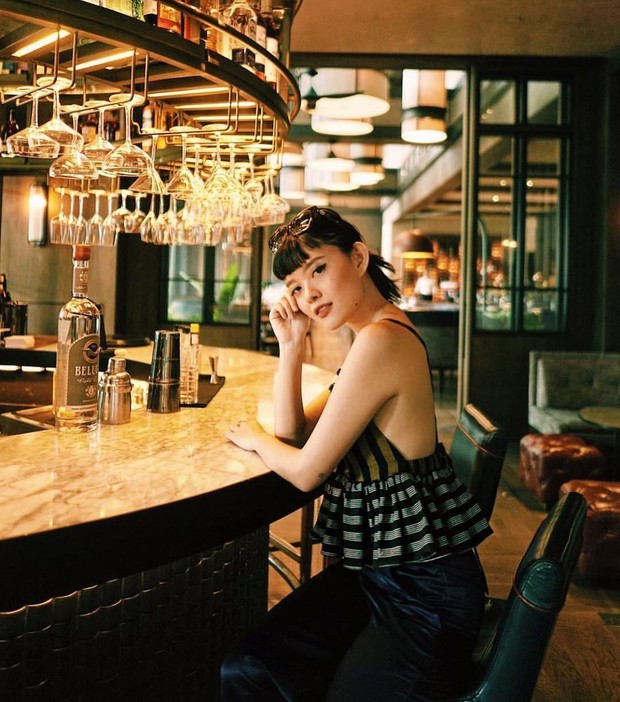 Salah satu spot foto di Vong Kichen/Sumber/Instagram/Vong Kitchen Penyanyi sekaligus influencer Sonia Eryka berpose di salah satu spot Vong Kitchen.