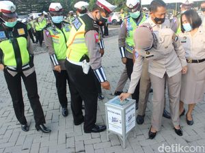 Polisi Sidoarjo Bantu Sesama dengan Program Rabu Sedekah