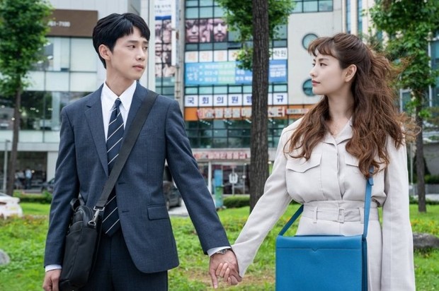 Bagian dari pesona seorang Scorpio adalah bahwa mereka memiliki aura misteri tentu,itu dapat memikat banyak orang