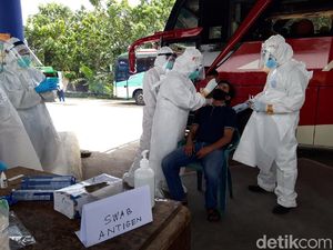 Jelang Libur Nataru, Ratusan Sopir Bus di Boyolali Dites Swab Antigen
