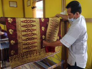 Ini Tenun Sambas yang Digemari Warga Malaysia-Brunei