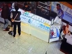 Viral Emak-emak Curi HP Sambil Gendong Bayi, Ini Kata Pegawai Konter