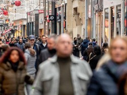 Bagaimana Negara-negara Eropa Persiapkan Natal dan Tahun Baru?