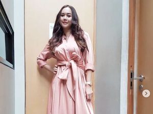 Soal Gugat Cerai, Aura Kasih: Perpisahan Itu Hal yang Sangat Menyedihkan Soal Gugat Cerai, Aura Kasih: Perpisahan Itu Hal yang Sangat Menyedihkan