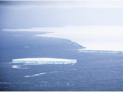 Bongkahan Es Raksasa Lebih Besar dari Luksemburg Dikhawatirkan Picu Bencana