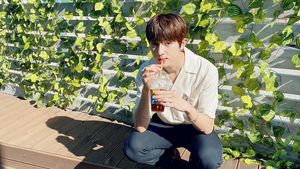 Sebelum Positif Covid-19, Jaehyun Golden Child Hobi Minum Es Kopi