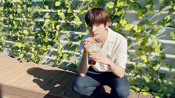 Sebelum Positif Covid-19, Jaehyun Golden Child Hobi Minum Es Kopi