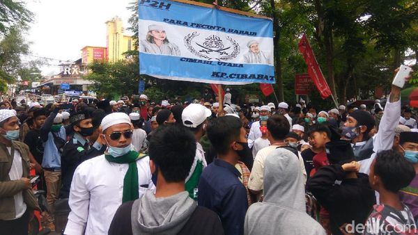 Massa di Cimahi Desak Habib Rizieq Dibebaskan