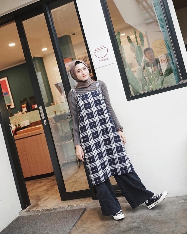 Midi slip dress kotak-kotak