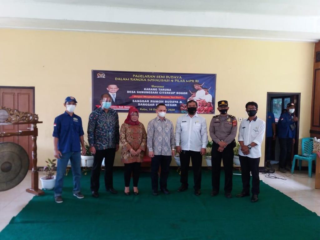 Anggota MPR Harap Pekerja Seni Jadi Pelopor Pengamalan Empat Pilar Anggota MPR Harap Pekerja Seni Jadi Pelopor Pengamalan Empat Pilar