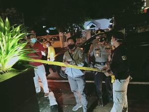 Geger Rumdin-Hotel Wabup Pati Digeruduk dan Dilempari Batu Geger Rumdin-Hotel Wabup Pati Digeruduk dan Dilempari Batu