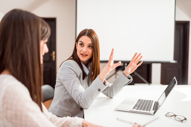 Temukan pemimpin yang visi masa depannya berarti kemudian tetap berhubungan.