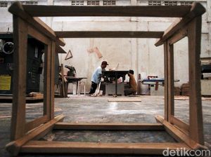 Yuuk Lihat Kreativitas Penyandang Disabilitas Bikin Mebel Yuuk Lihat Kreativitas Penyandang Disabilitas Bikin Mebel