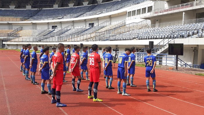 Persib Bandung U-15 menjalani coaching clinic dengan Shohei Matsunaga.