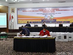 Rekapitulasi Menangkan Eri-Armuji, Saksi MA-Mujiaman Ajukan Keberatan