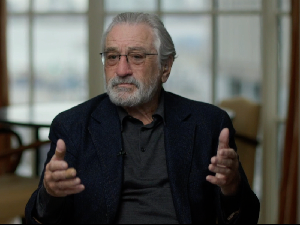 Donald Trump Cuek Didemo, Robert De Niro: Lawan Terus! Donald Trump Cuek Didemo, Robert De Niro: Lawan Terus!