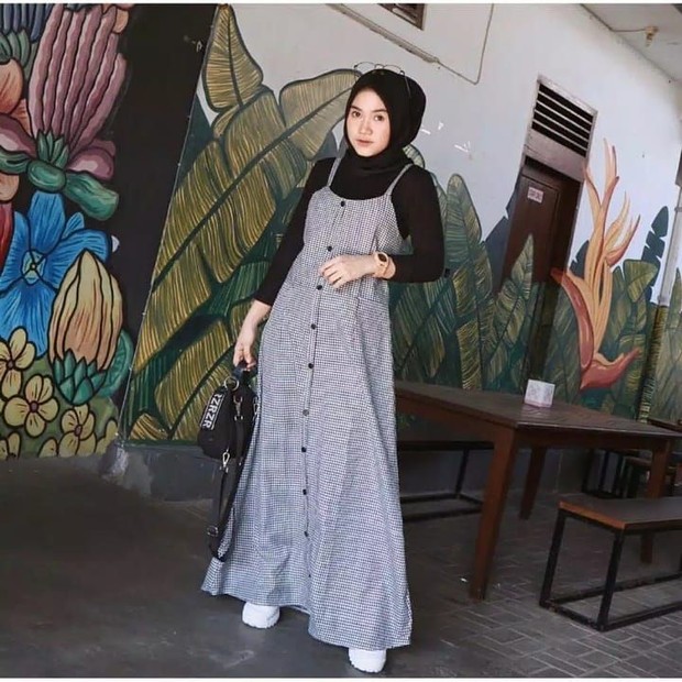 Slip dress kotak-kotak kecil