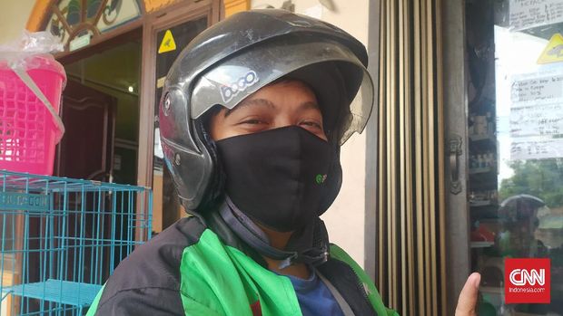 Sopir ojek online yang juga warga Medan Johor, Fandi senang Bobby Nasution menang di Pilkada Kota Medan. Dia yakin Bobby akan memberi perubahan.