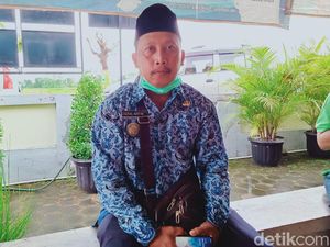Kisah Viral Kades di Klaten, Beli Nasi Goreng Bayarnya Pakai Sepatu Kisah Viral Kades di Klaten, Beli Nasi Goreng Bayarnya Pakai Sepatu