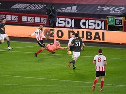 Bikin Blunder di Awal Laga, Henderson Tebus Tuntas di Akhir Laga