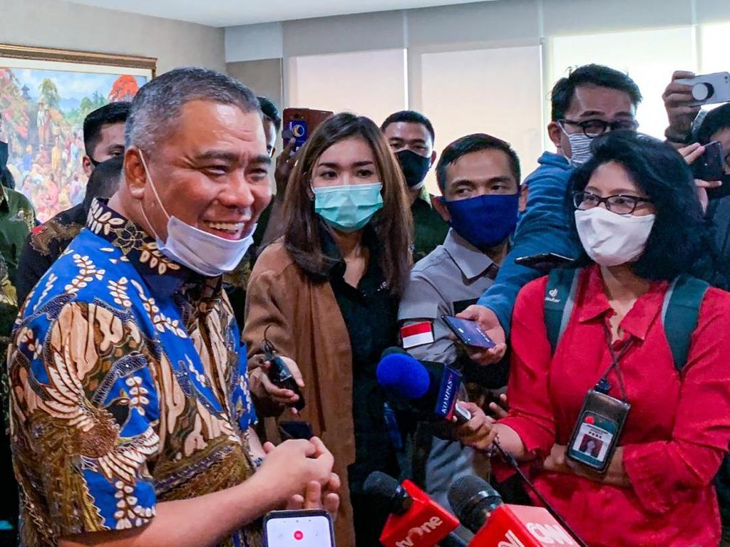 Jokowi Siap Dikritik, NasDem: Buzzer Harus Beri Ruang ke Publik Jokowi Siap Dikritik, NasDem: Buzzer Harus Beri Ruang ke Publik