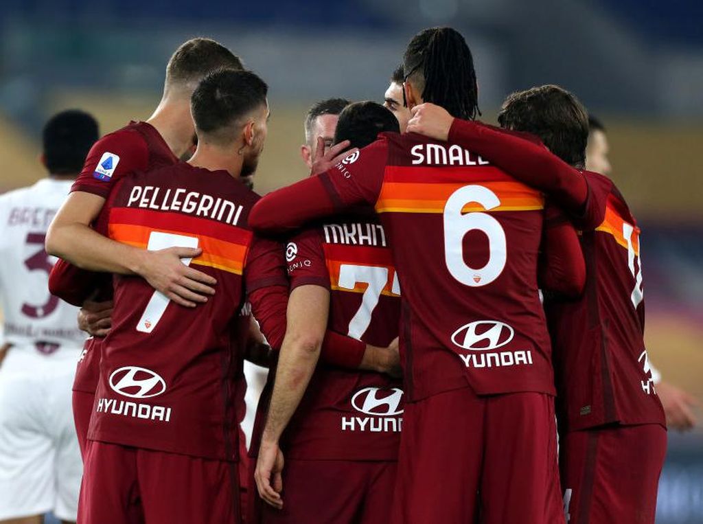 Roma Menang 3-1 Lawan 10 Pemain Torino