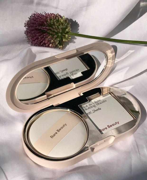 Blot and Glow Touch Up Kit/source:instagram.com/rarebeauty