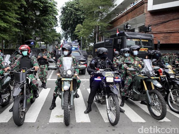 Bubarkan Massa Aksi 1812, Polisi-TNI Sisir Kawasan Sabang