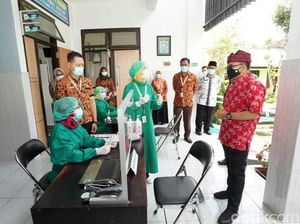 Banyuwangi Siap Realokasi APBD Dukung Vaksinasi COVID-19