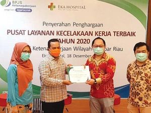 Eka Hospital Raih Penghargaan dari BPJS Ketenagakerjaan Eka Hospital Raih Penghargaan dari BPJS Ketenagakerjaan