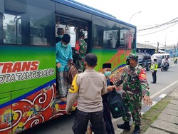 4 Santri Diamankan di Bus di Tangerang, 1 Orang Bawa Sajam