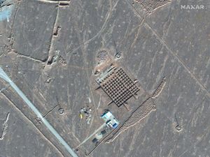 Iran Bangun Fasilitas Nuklir Bawah Tanah, Ketahuan Lewat Foto Satelit Iran Bangun Fasilitas Nuklir Bawah Tanah, Ketahuan Lewat Foto Satelit