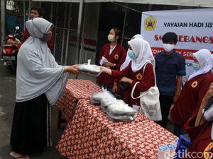 Keren! Siswa SMA Ini Jual Nasi Kotak Bayar Seikhlasnya