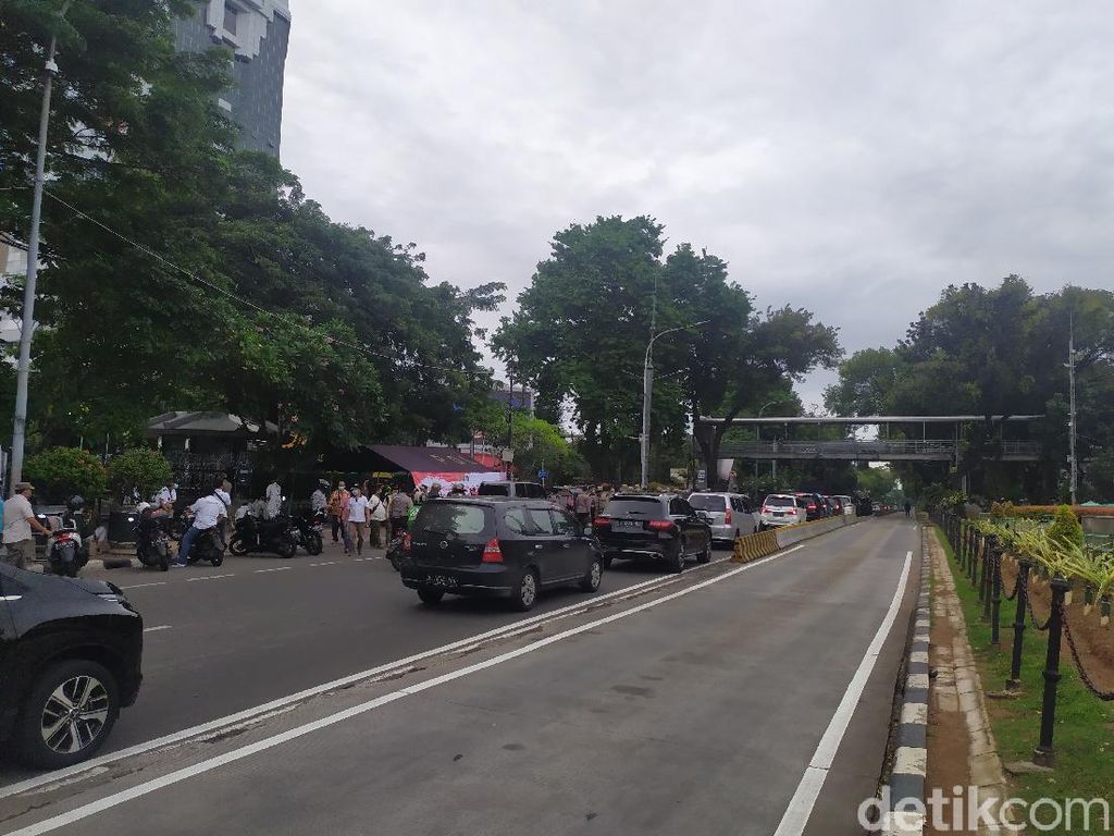 Usai Pembubaran Aksi 1812, Lalin di Patung Kuda Normal Usai Pembubaran Aksi 1812, Lalin di Patung Kuda Normal