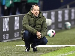 Belum Bisa Menang, Schalke Pecat Pelatih Lagi