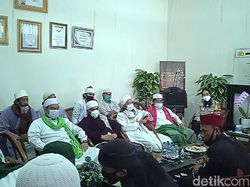 Datangi Mapolresta Sukabumi, Barisan Muslim Minta Rizieq Dibebaskan