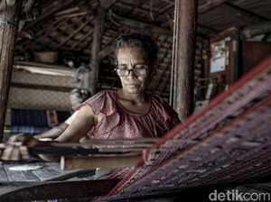 Tradisi Tenun Ikat Malaka, Kemandirian Perempuan, dan Peran KUR BRI Tradisi Tenun Ikat Malaka, Kemandirian Perempuan, dan Peran KUR BRI